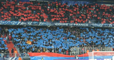stade_en_bleu_et_rouge_2.jpg
